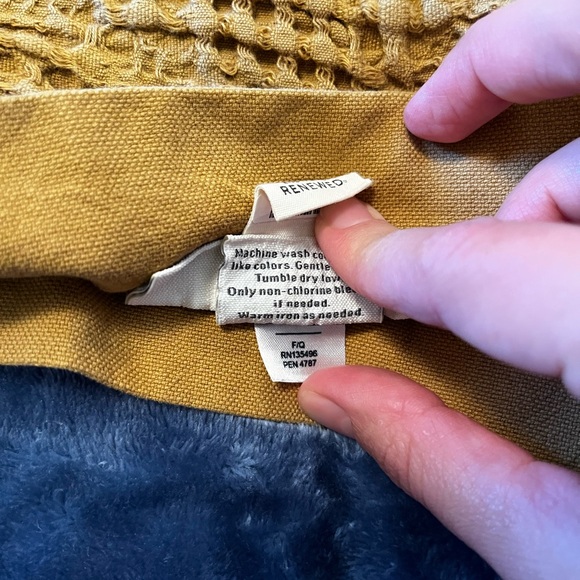 Coyuchi Reyes Organic Waffle Blanket - Picture 5 of 8